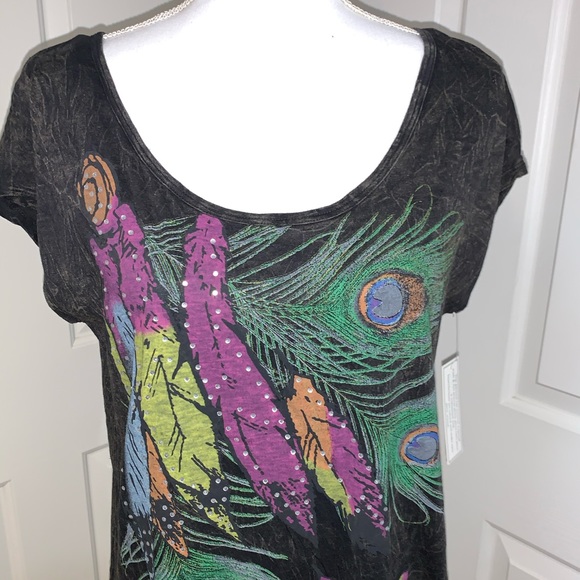 3/$10 🔆 Bongo Feather Print Top - Picture 3 of 7